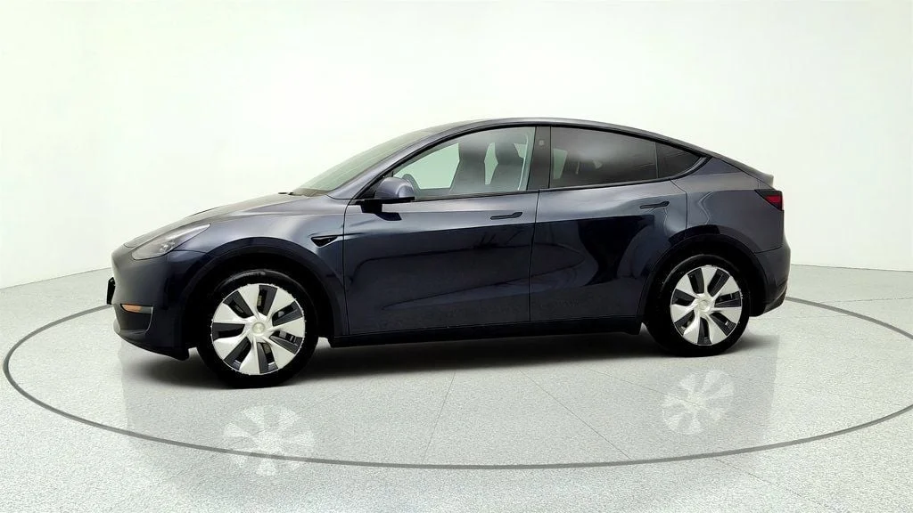 Used 2024 Stealth Grey Tesla RWD *Ltd Avail* image 8