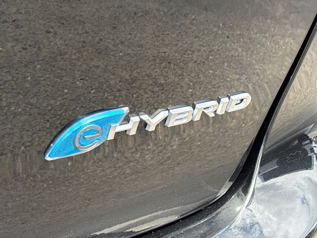 Certified Used 2022 Black Chrysler Pinnacle image 14