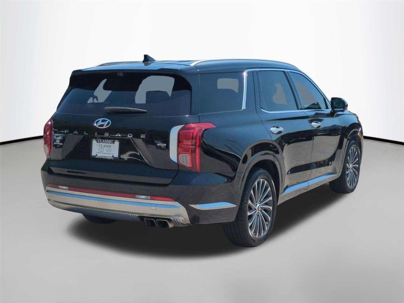 Used 2023 Abyss Black Pearl Hyundai Calligraphy image 5