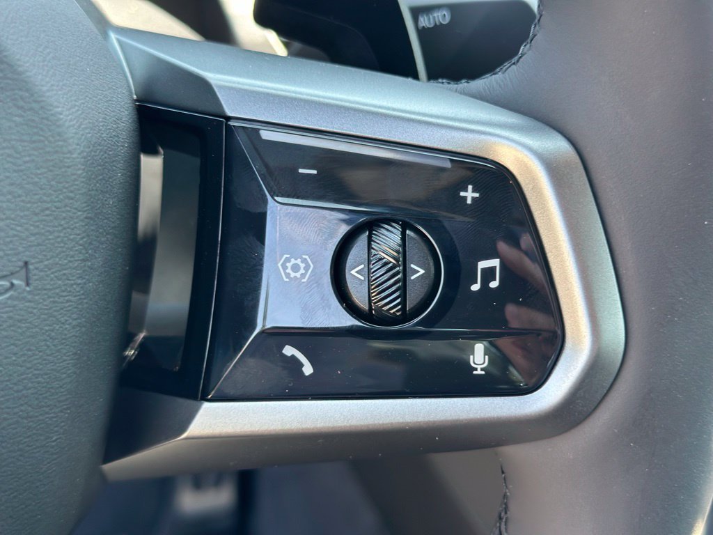 New 2027 Brooklyn Grey Metallic BMW 550e xDrive image 31