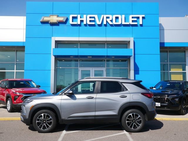 Used 2025 Chevrolet Trailblazer LT with VIN KL79MRSL8SB212771 for sale in Roseville, Minnesota
