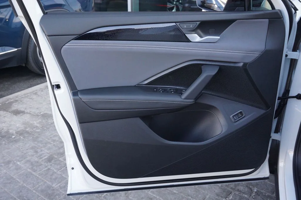 New 2026 White/off-white Volkswagen 2.0T SE R-Line Black image 24
