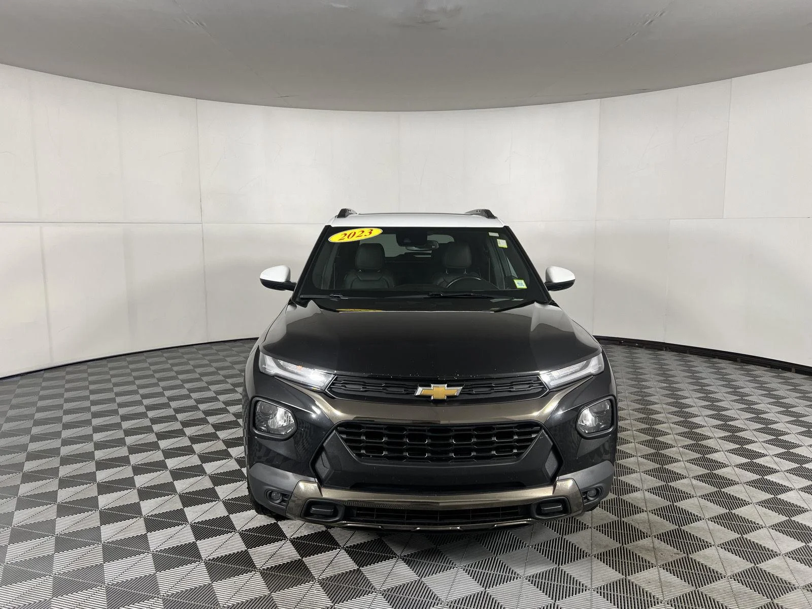 Used 2023 Mosaic Black Metallic Chevrolet ACTIV image 28