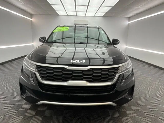Used 2022 Black Kia LX image 2