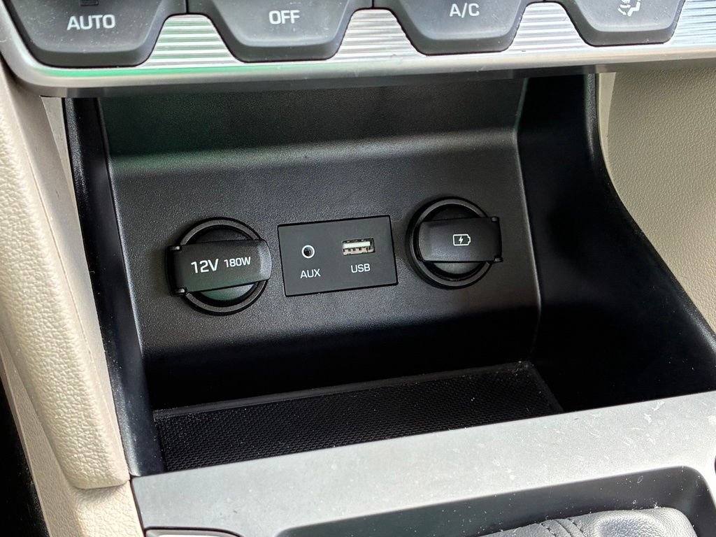 2020 Hyundai Elantra Value Edition - Photo 29