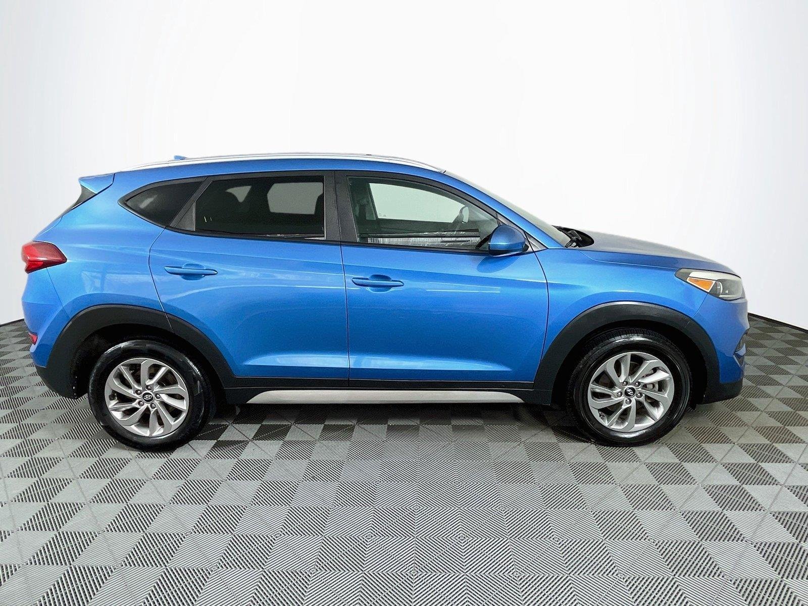 Used 2018 Caribbean Blue Hyundai SEL image 10