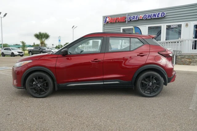 Used 2023 Scarlet Ember Tintcoat Nissan SR image 12