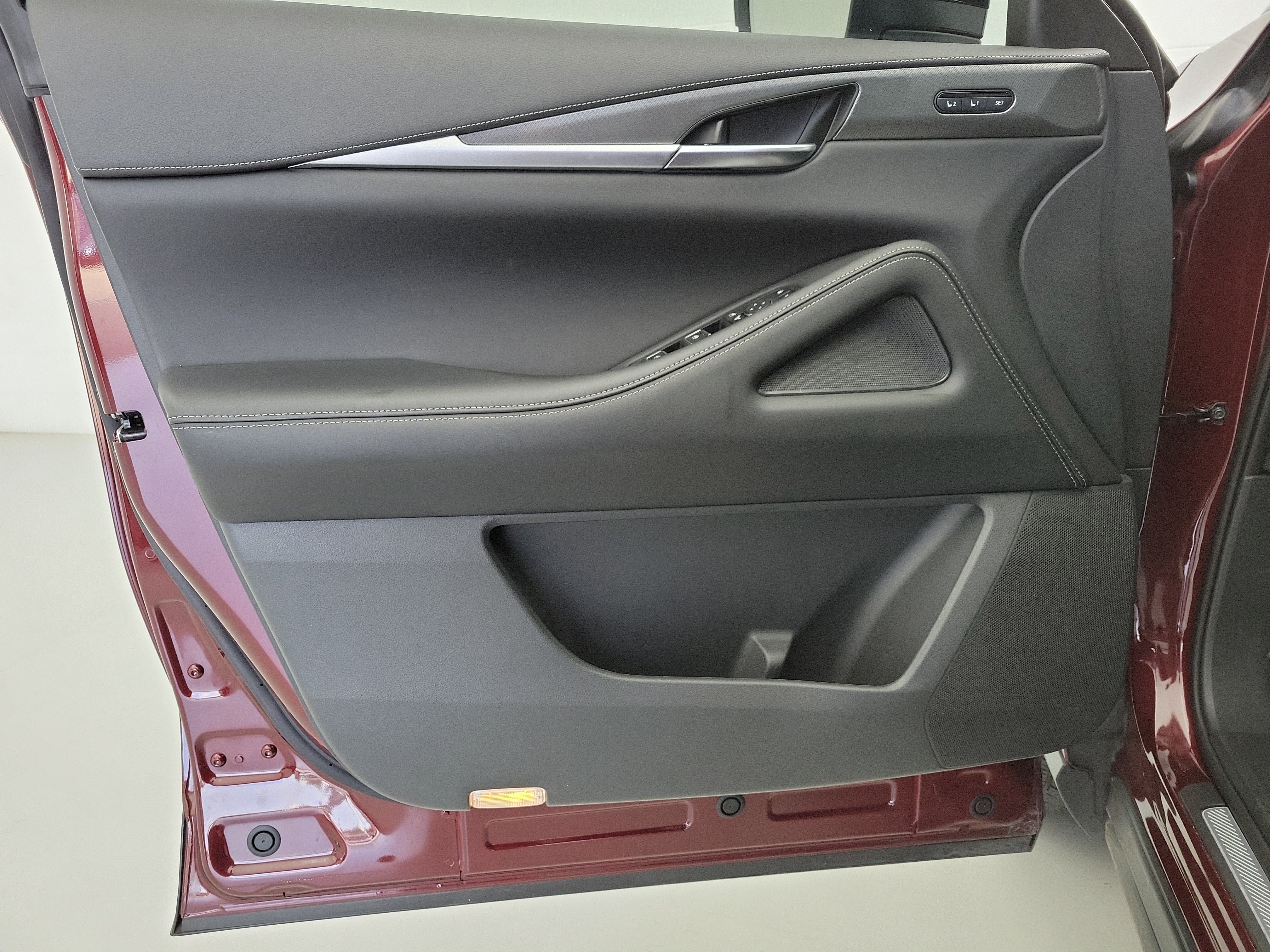 Used 2023 Deep Bordeaux INFINITI LUXE image 21