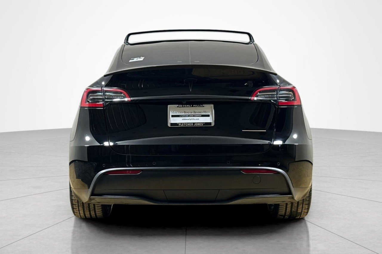 Used 2022 BLACK Tesla Performance image 4