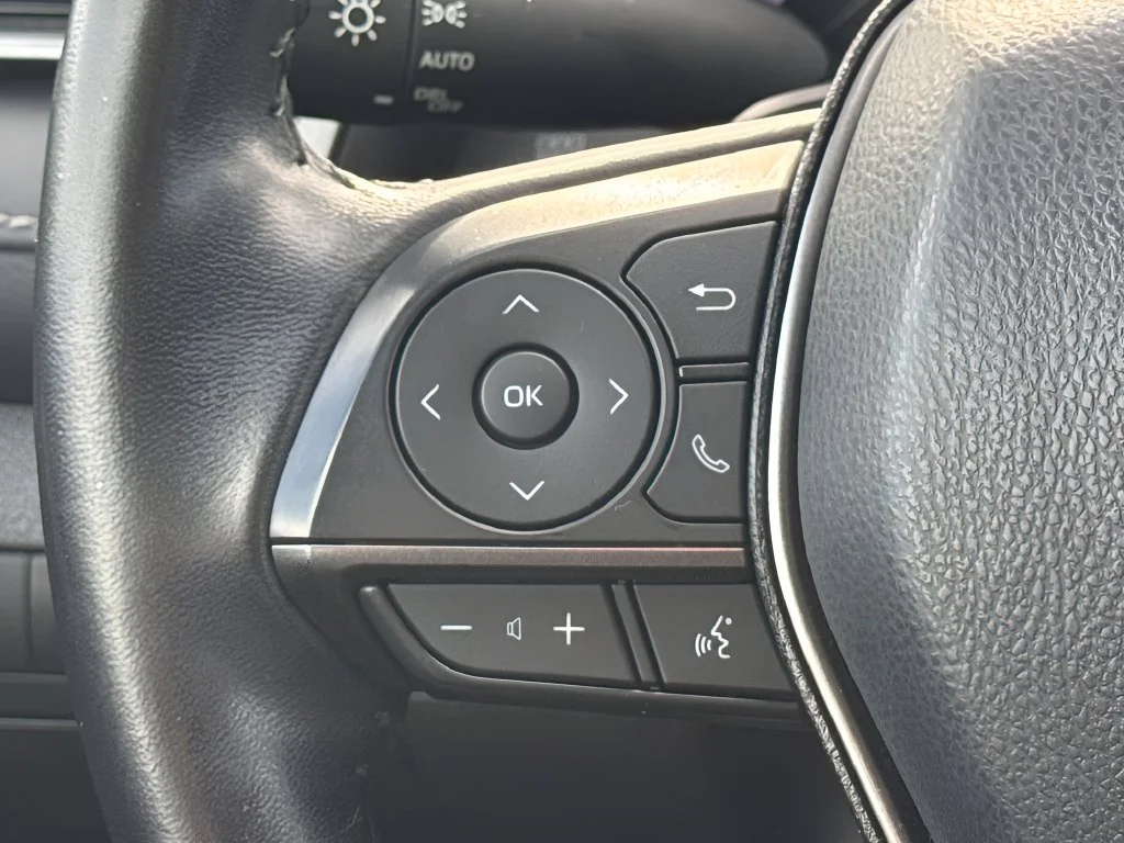 Used 2021 White Toyota SE image 15