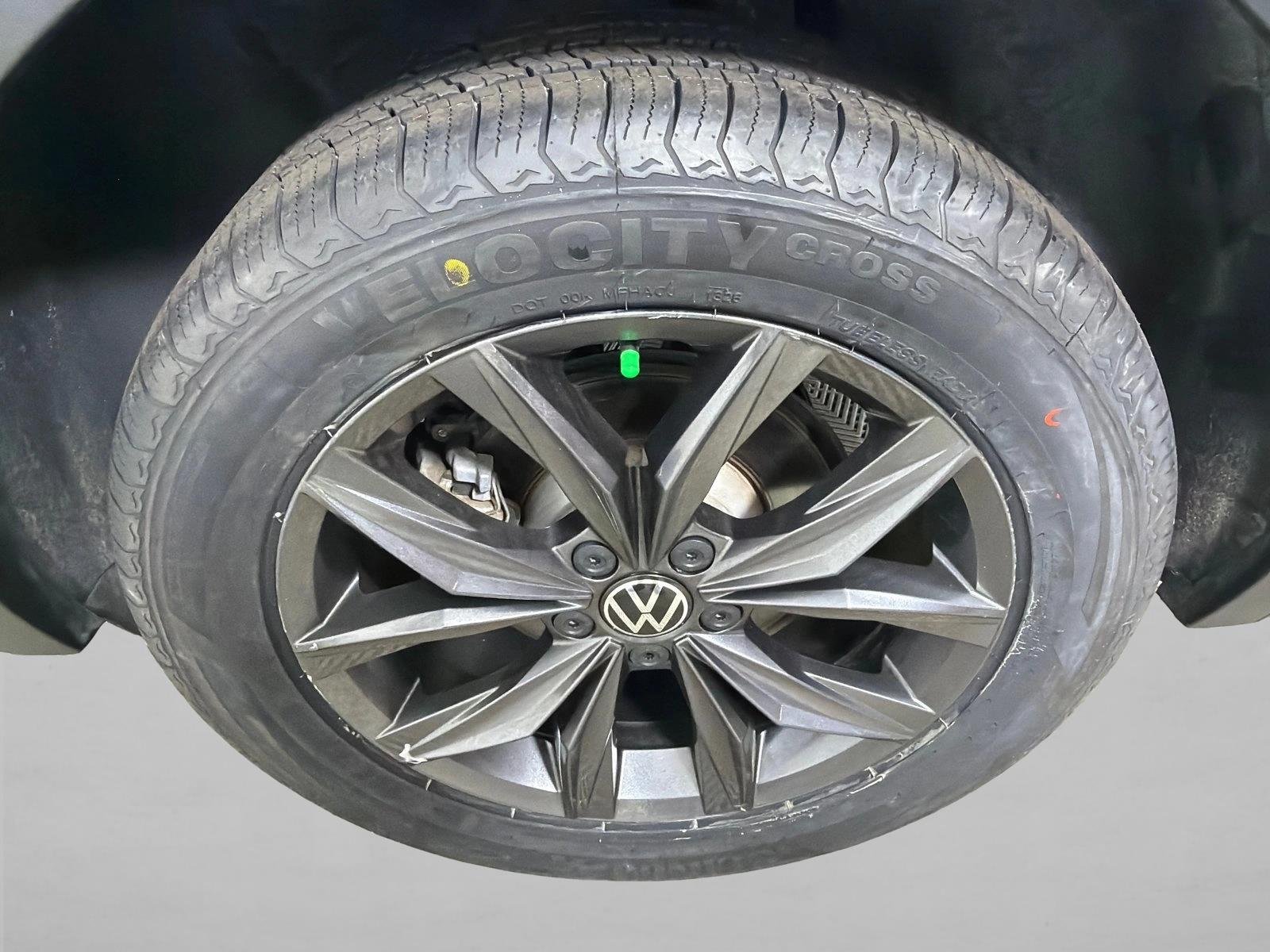 Used 2023 White Volkswagen SE image 20