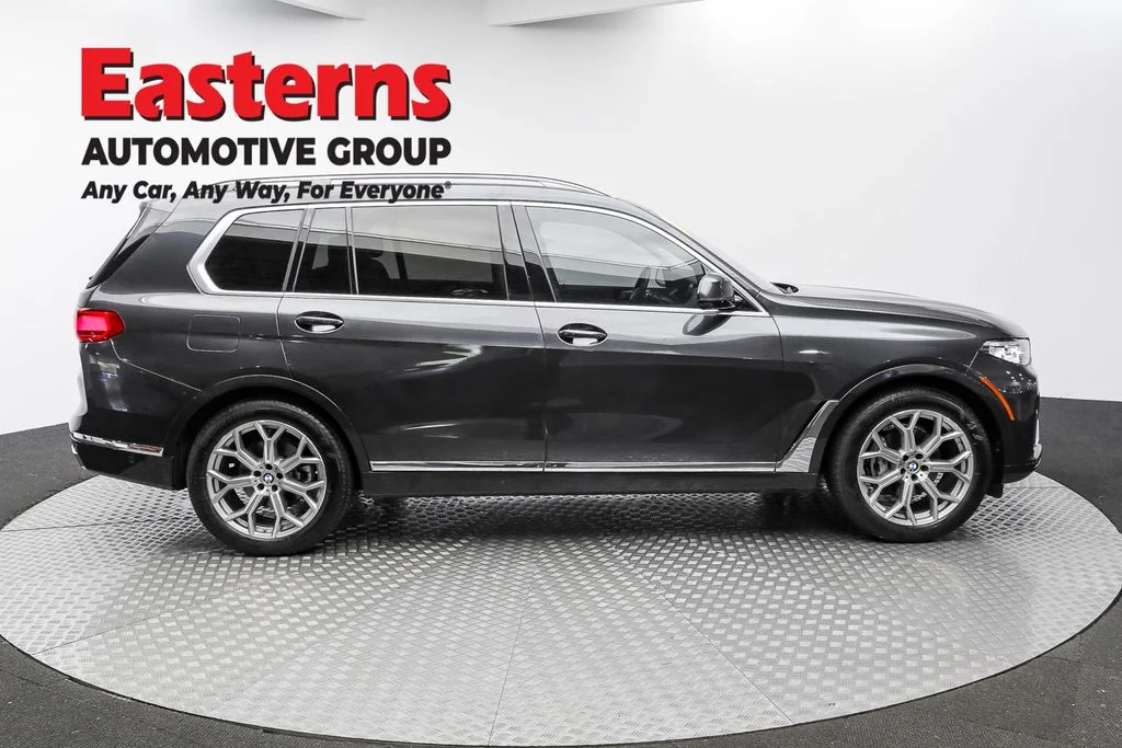 Used 2022 Gray BMW xDrive40i image 4