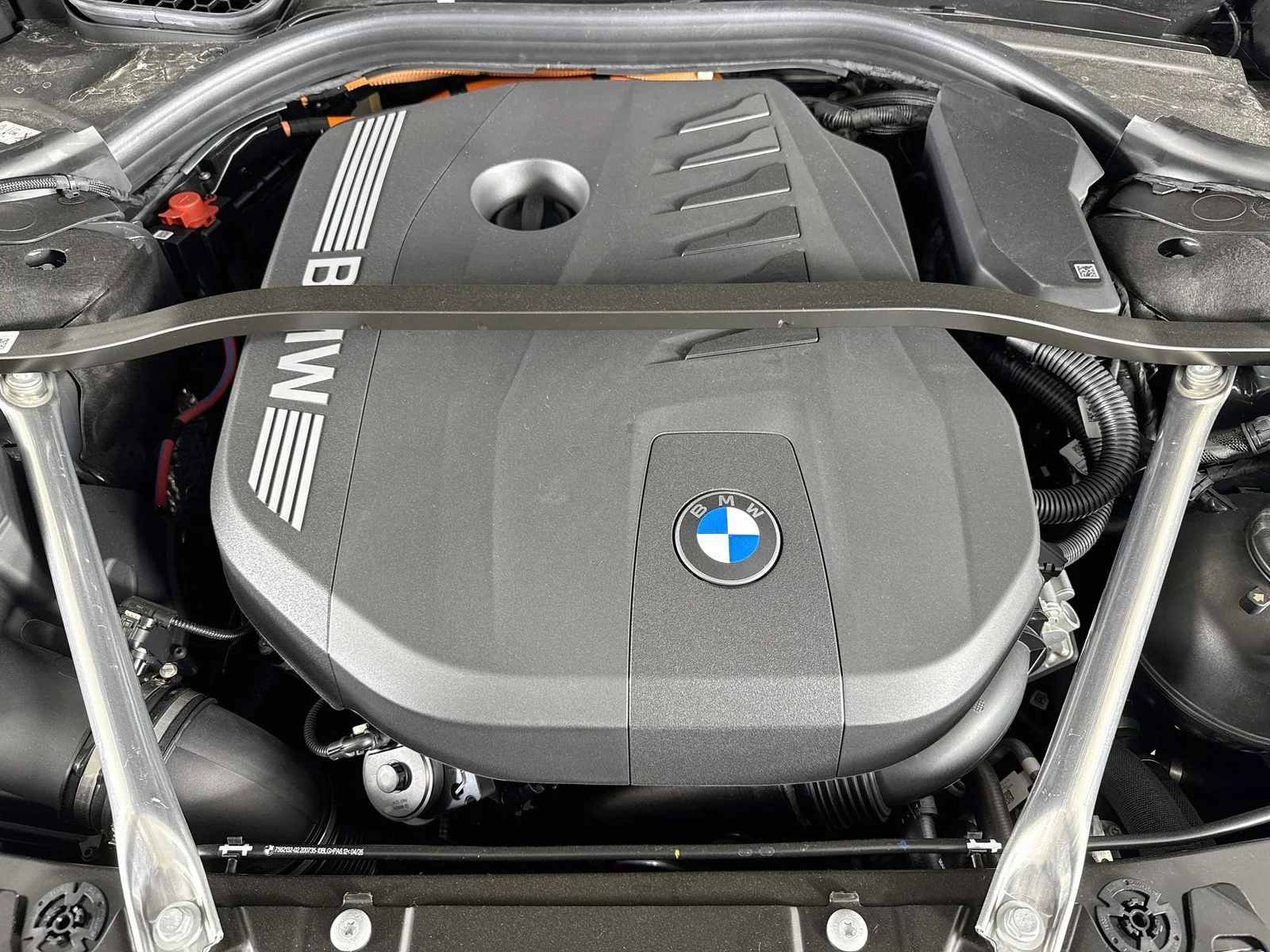 New 2026 Dravit Grey Metallic BMW 750e xDrive image 32