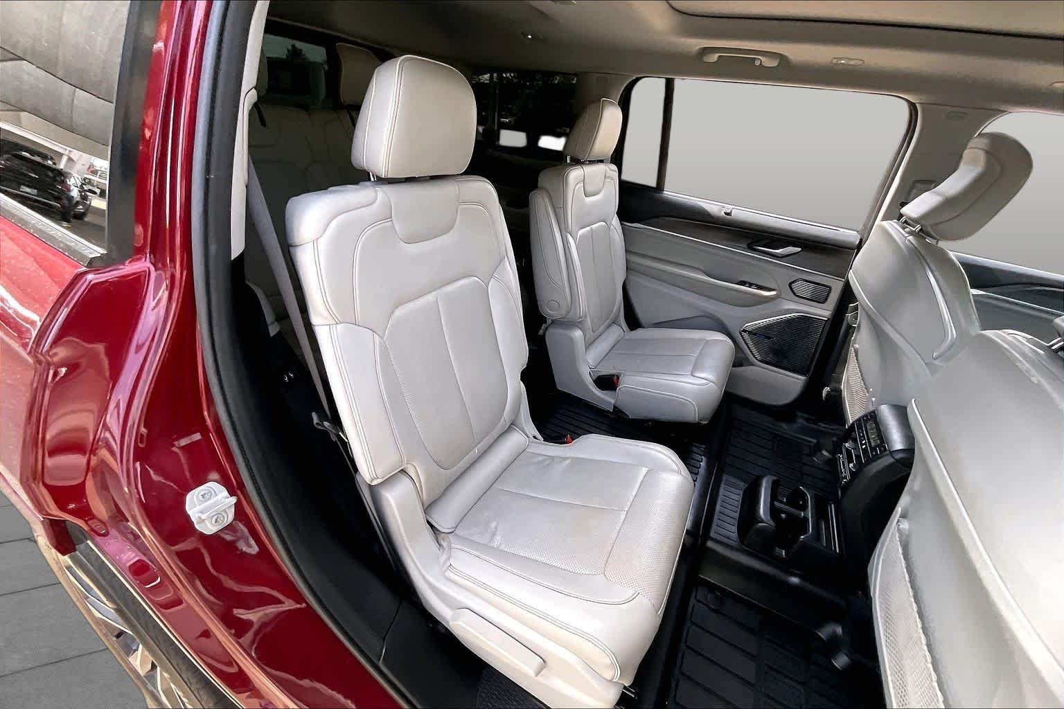 Used 2021 Velvet Red Pearlcoat Jeep Overland image 19