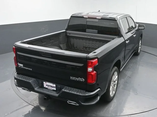 Used 2020 Black Chevrolet High Country image 40