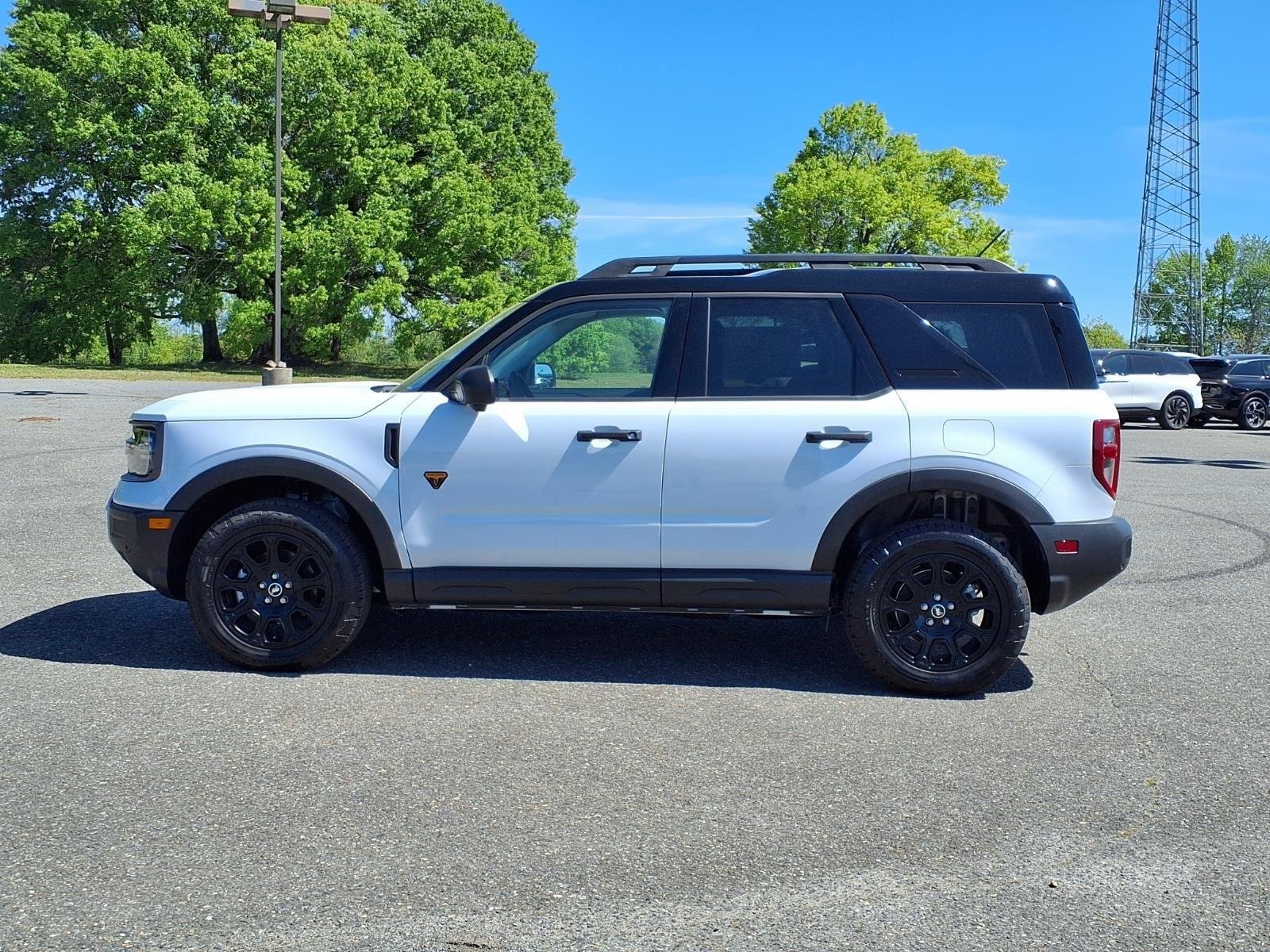 New 2025 Oxford White Ford Badlands image 3