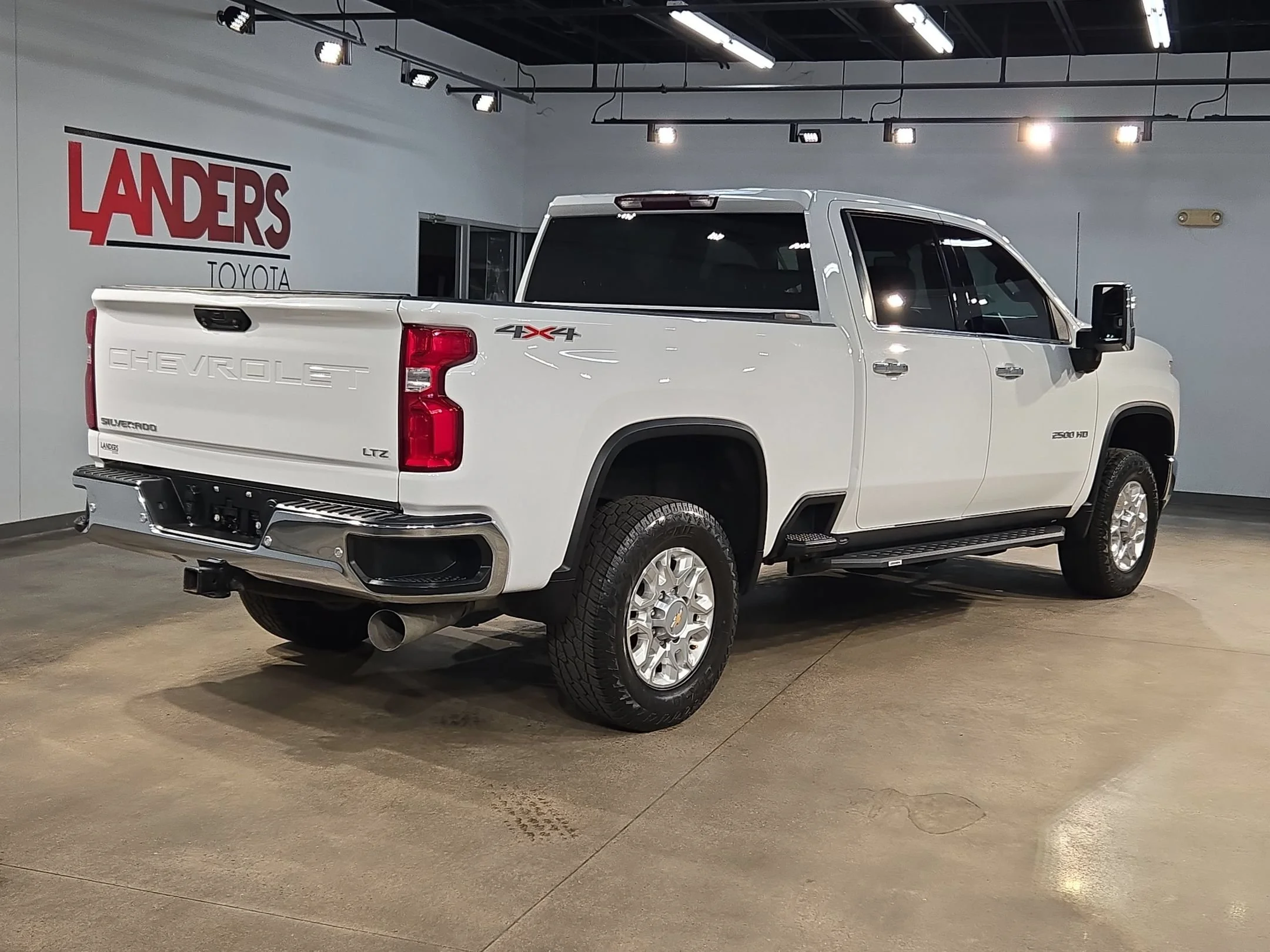 Used 2023 Summit White Chevrolet LTZ image 7
