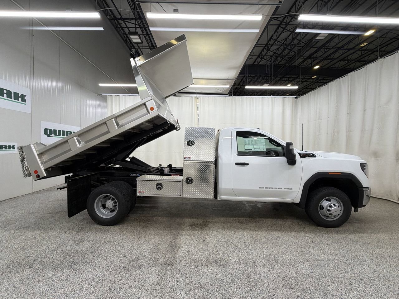 2026 GMC Sierra 3500 Chassis Cab Pro - Photo 21