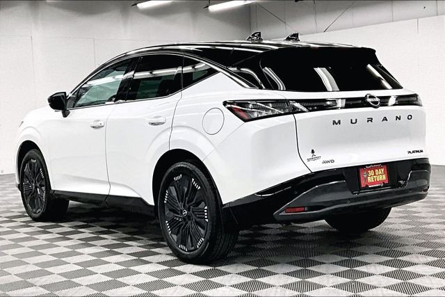New 2026 Everest White Pearl/Black Nissan Platinum image 4