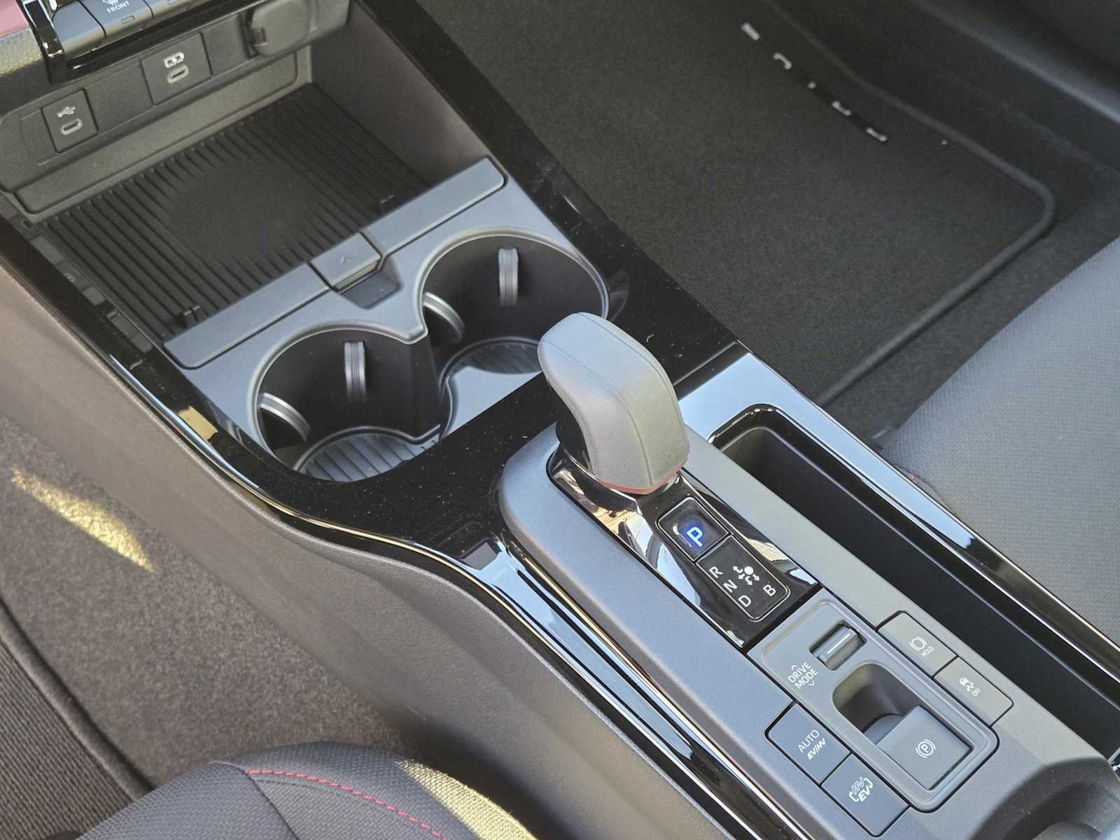 New 2026 Wind Chill Pearl Toyota SE image 27