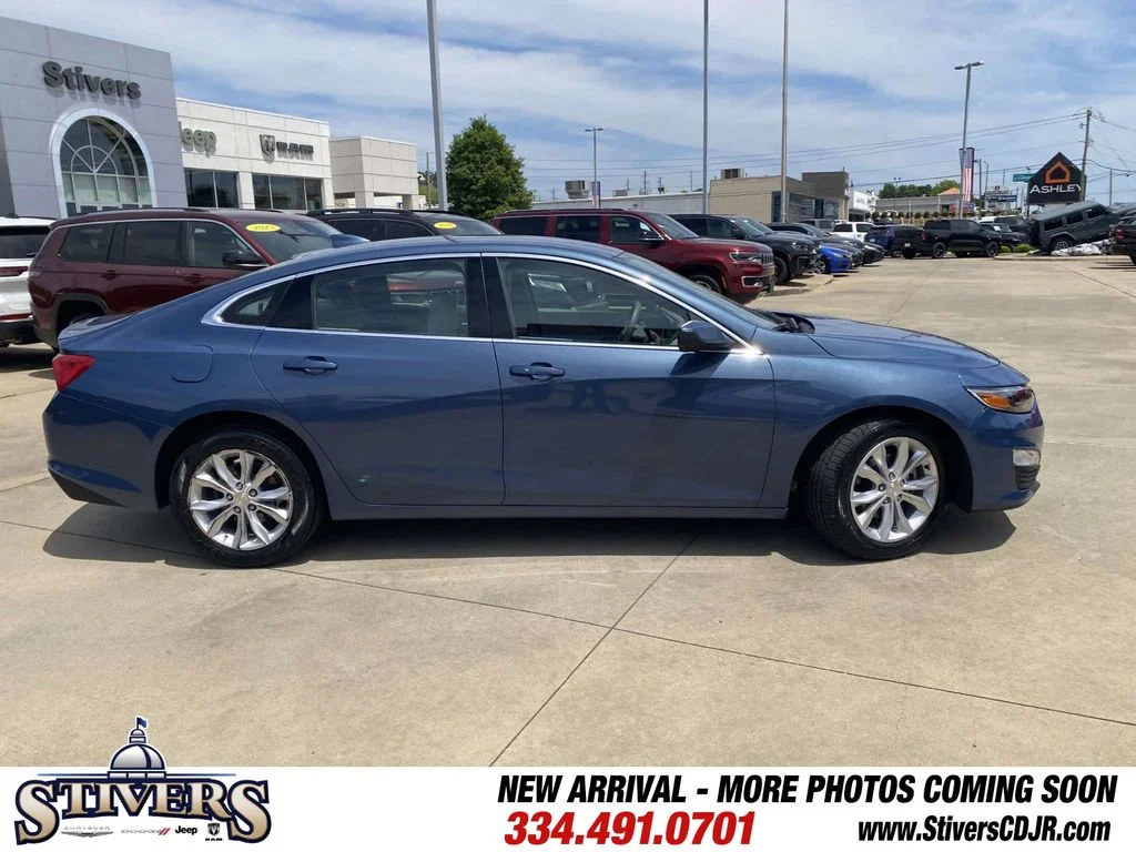 Used 2025 Blue Chevrolet LT image 43