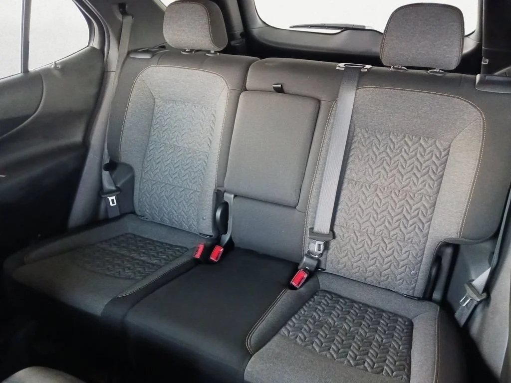 Used 2024 Summit White Chevrolet LT image 9