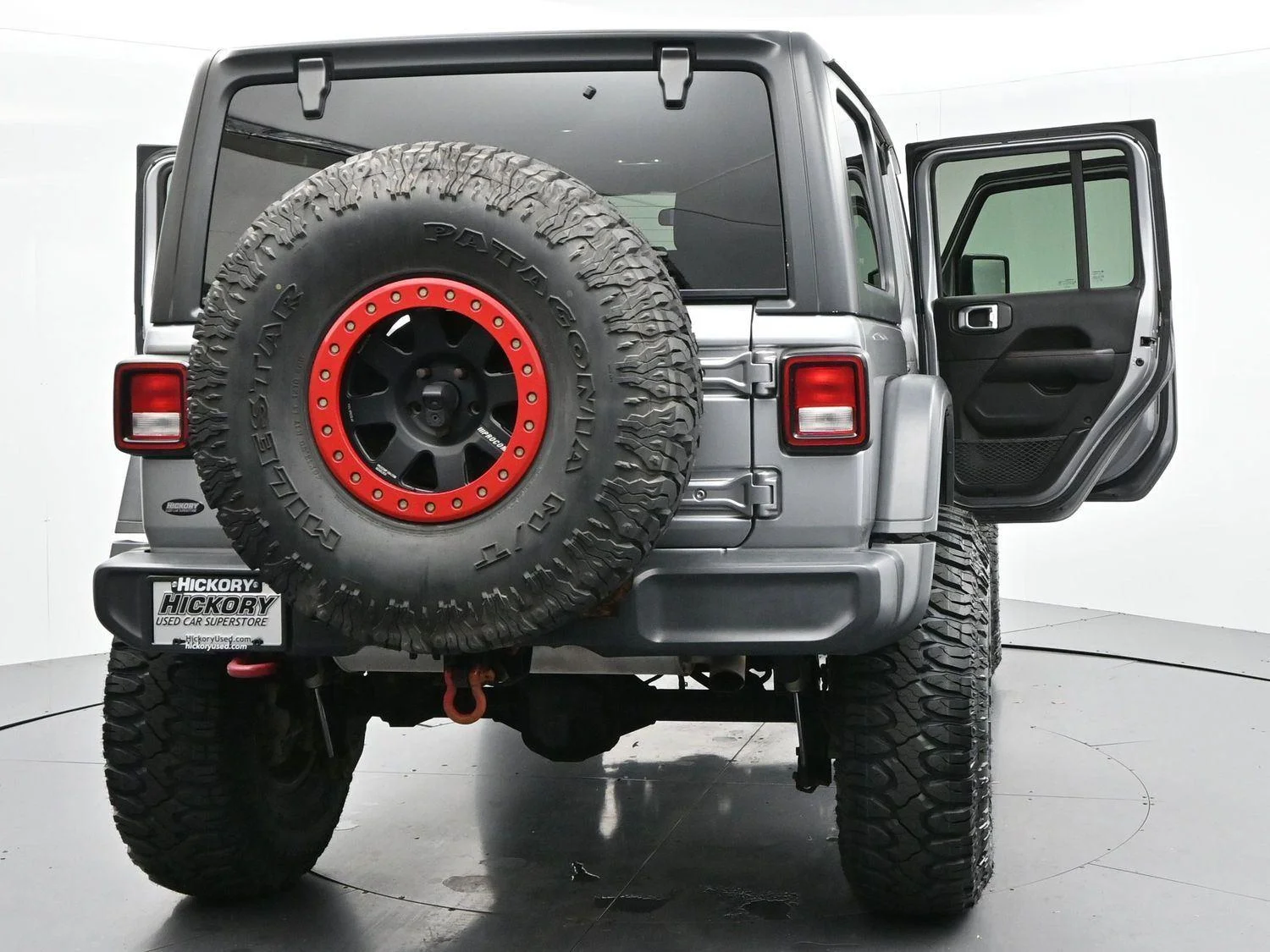 Used 2020 Billet Silver Metallic Clearcoat Jeep Rubicon image 38