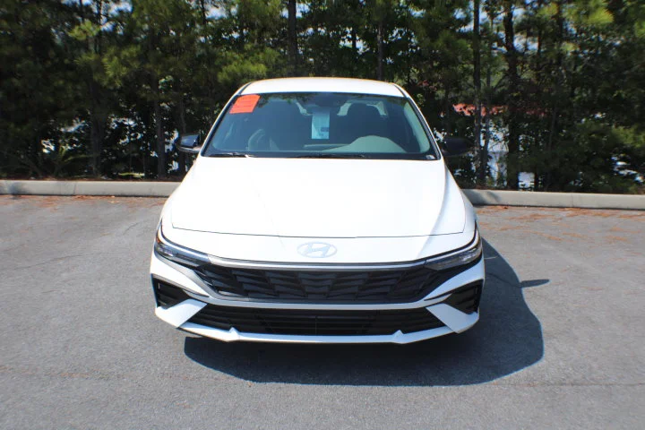 Used 2026 White Hyundai SEL Sport image 15