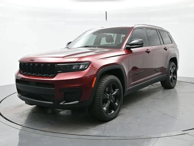 Used 2021 Velvet Red Pearlc Jeep Altitude image 3