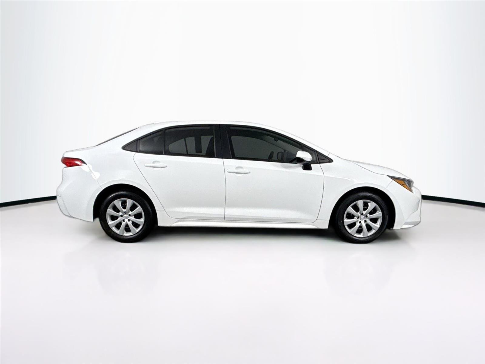 Used 2024 Ice Cap Toyota LE image 10