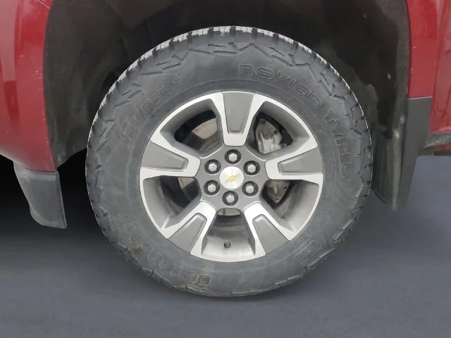 Used 2019 Red Chevrolet Z71 image 14
