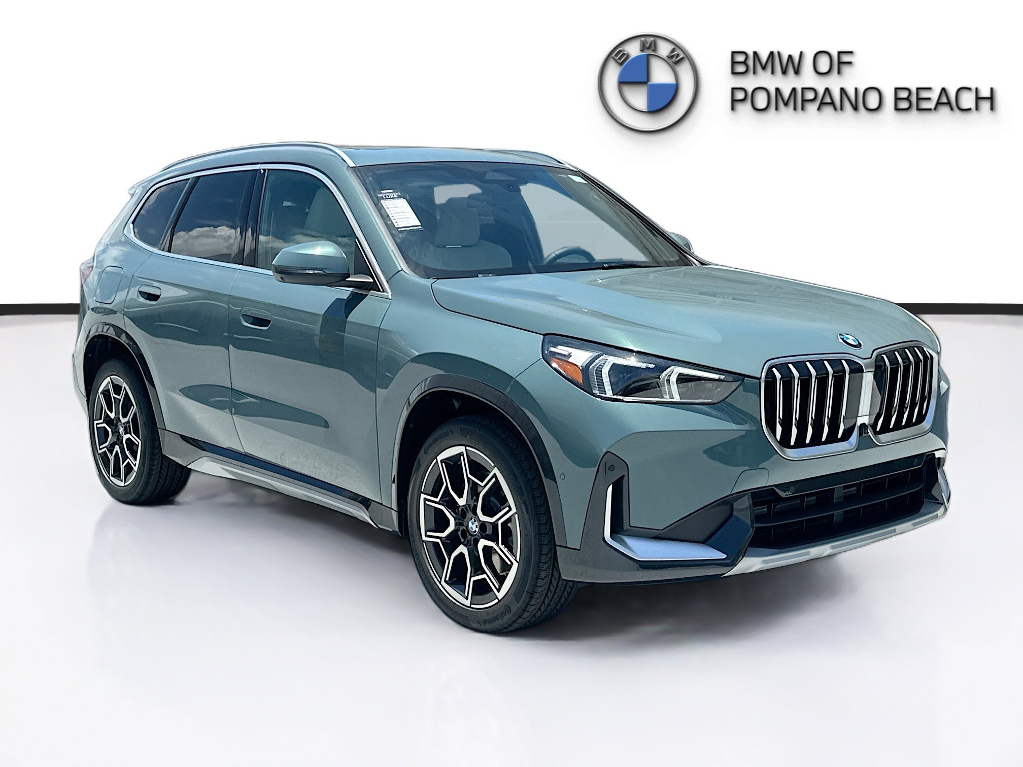 New 2026 Cape York Green Metallic BMW xDrive28i image 1