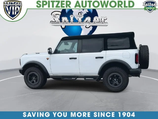 Used 2023 White Ford Badlands image 11