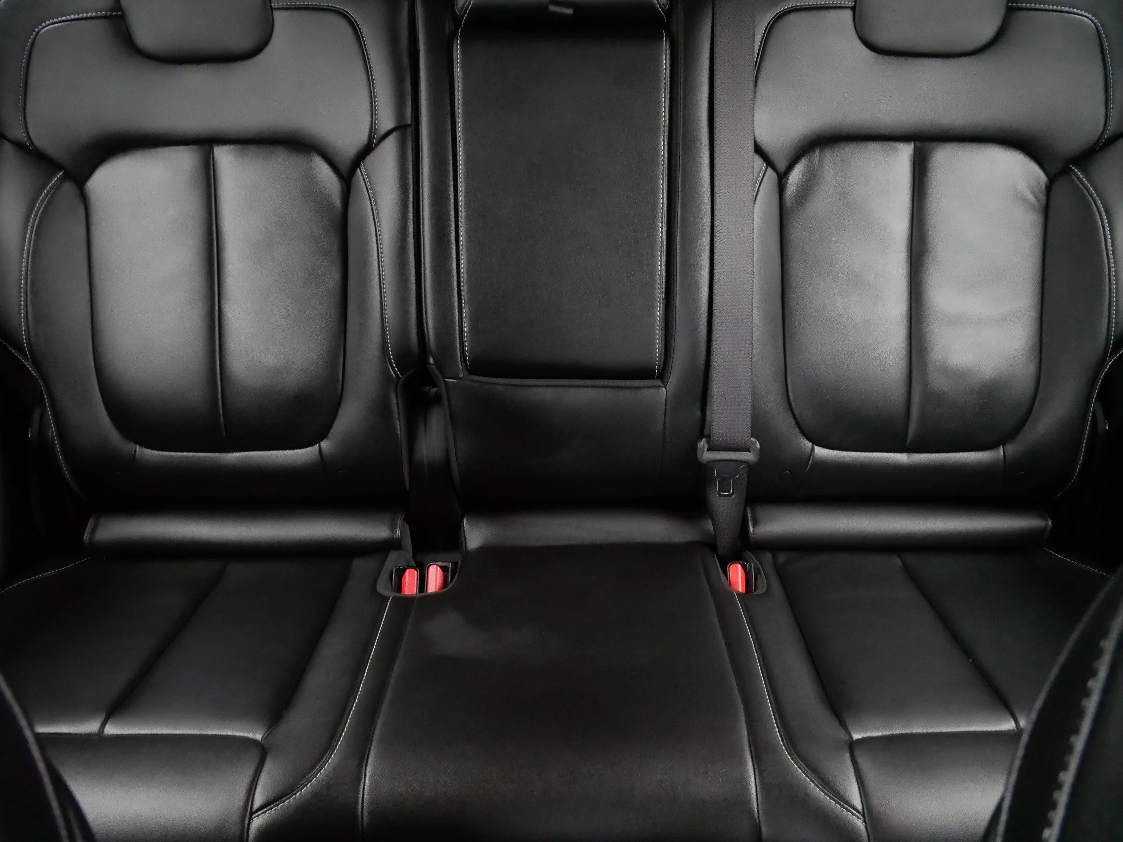Used 2023 Velvet Red Pearlcoat Jeep Limited image 13
