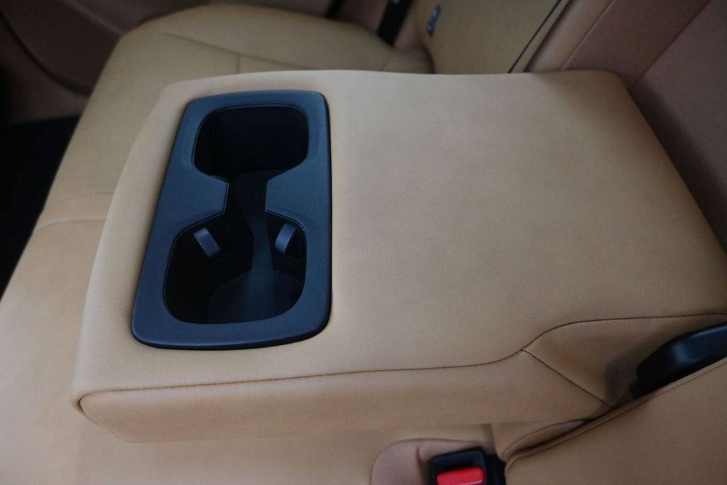 New 2026 Oxygen White Lexus  350e PREMIUM image 17