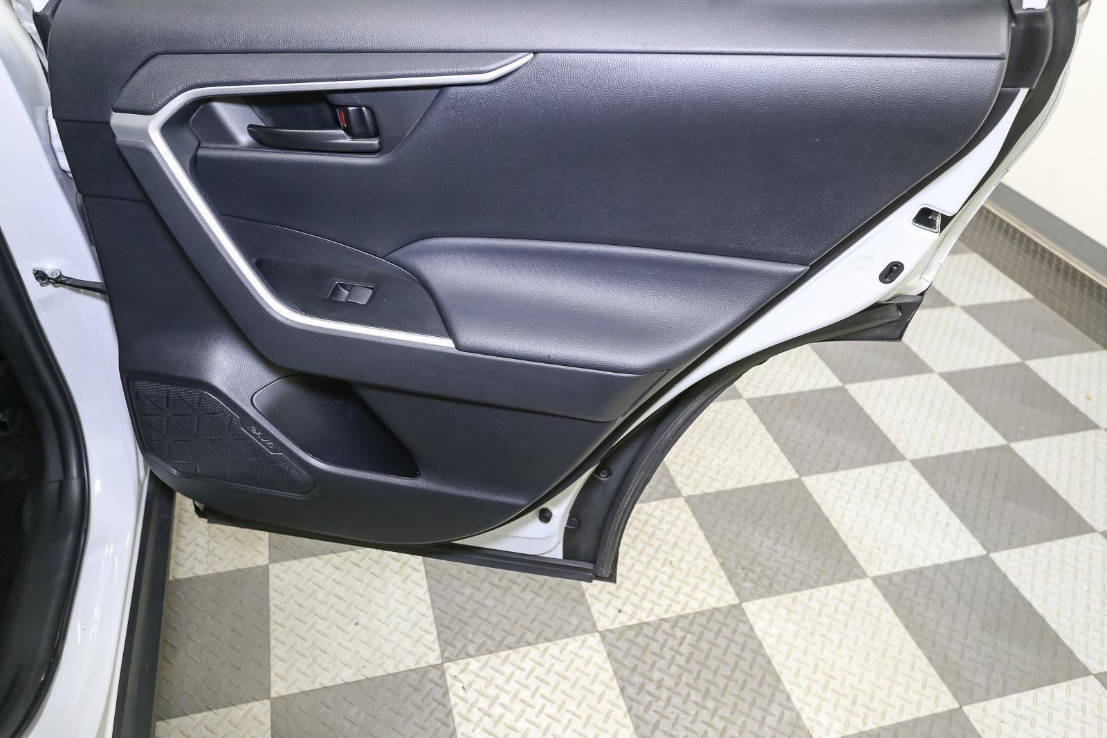 Used 2023 Ice Cap Toyota LE image 22