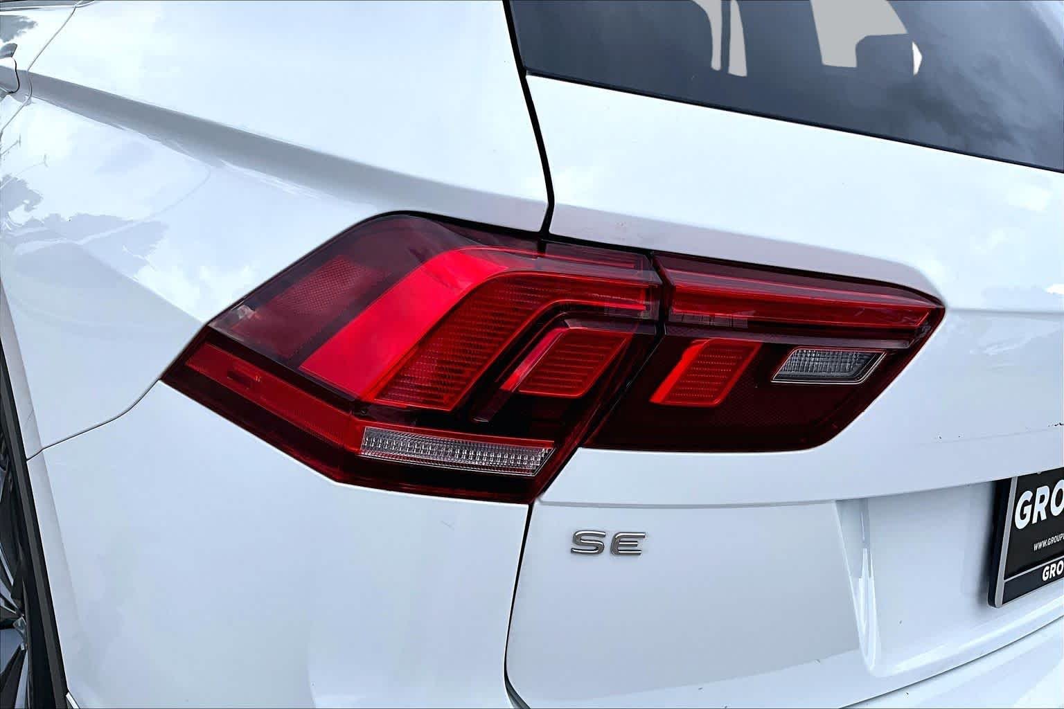 Used 2024 Pure White Volkswagen SE image 26