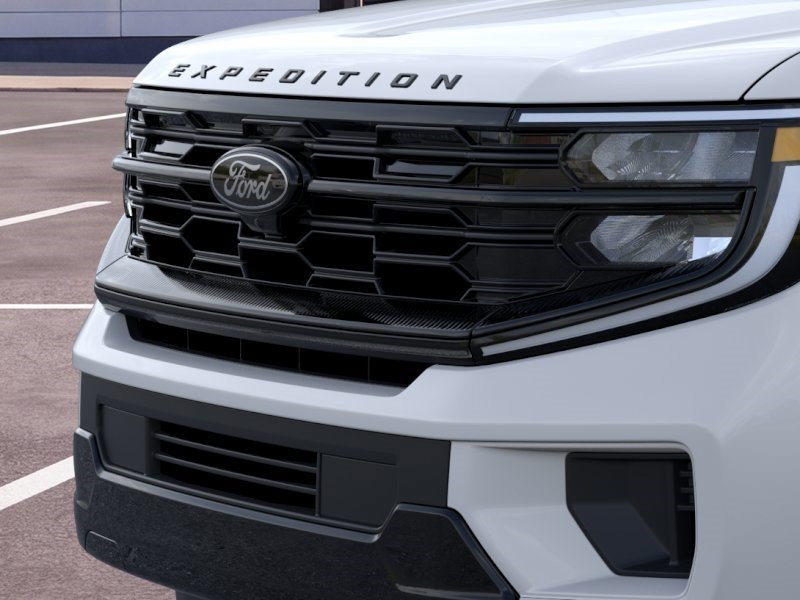 New 2026 Oxford White Ford Platinum image 18