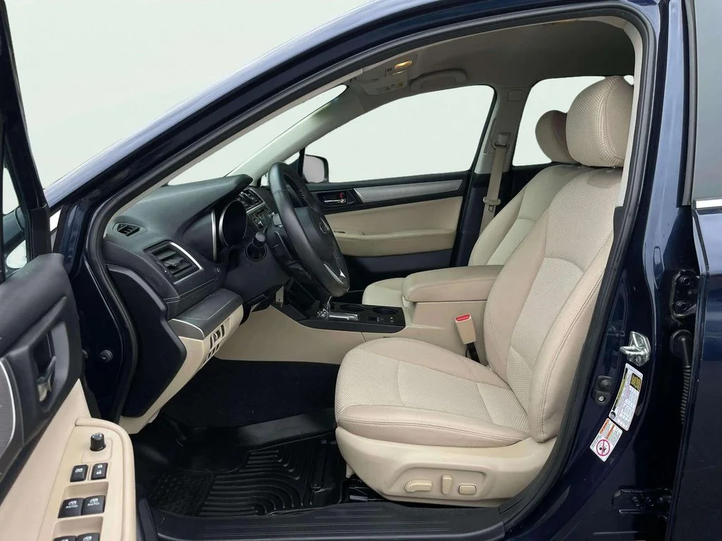 Used 2018 Dark Blue Pearl Subaru 2.5i Premium image 21