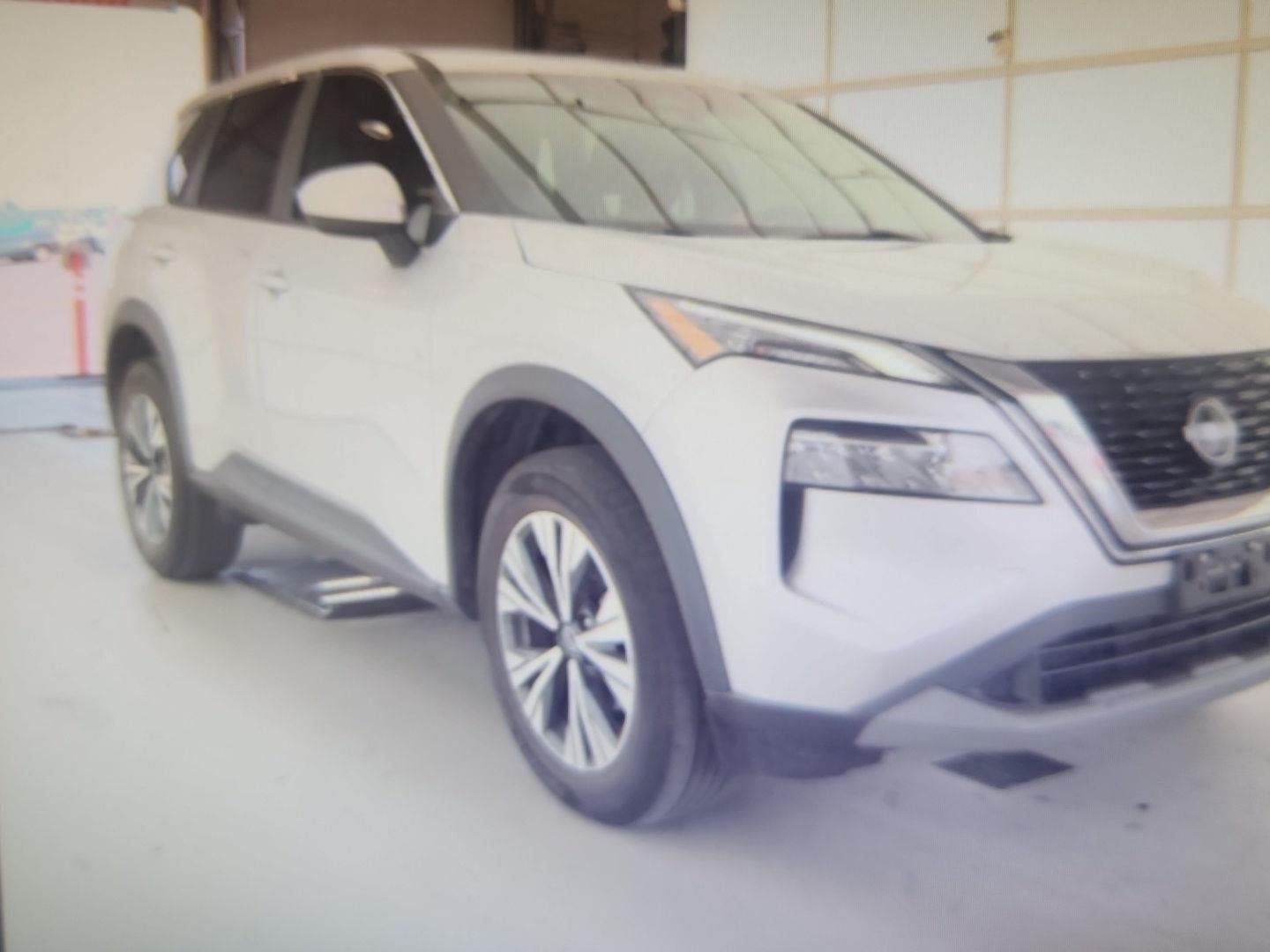 Used 2023  NISSAN SV image 4