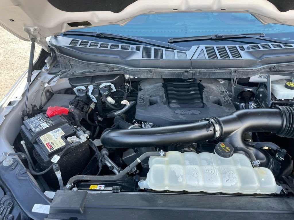 Used 2022 Silver Ford Lariat image 41