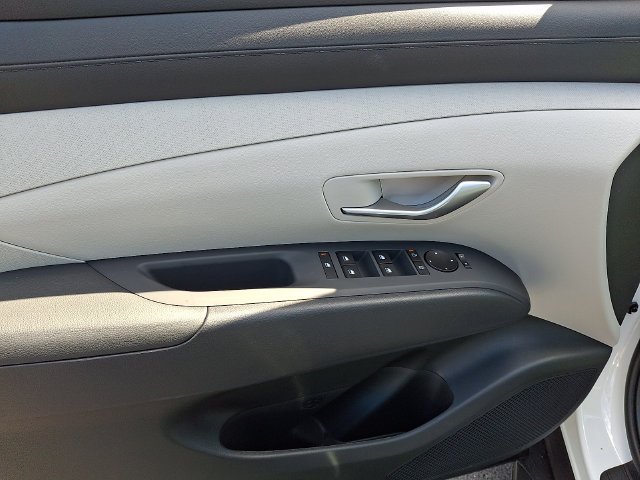 New 2026 White Hyundai SEL Premium image 8