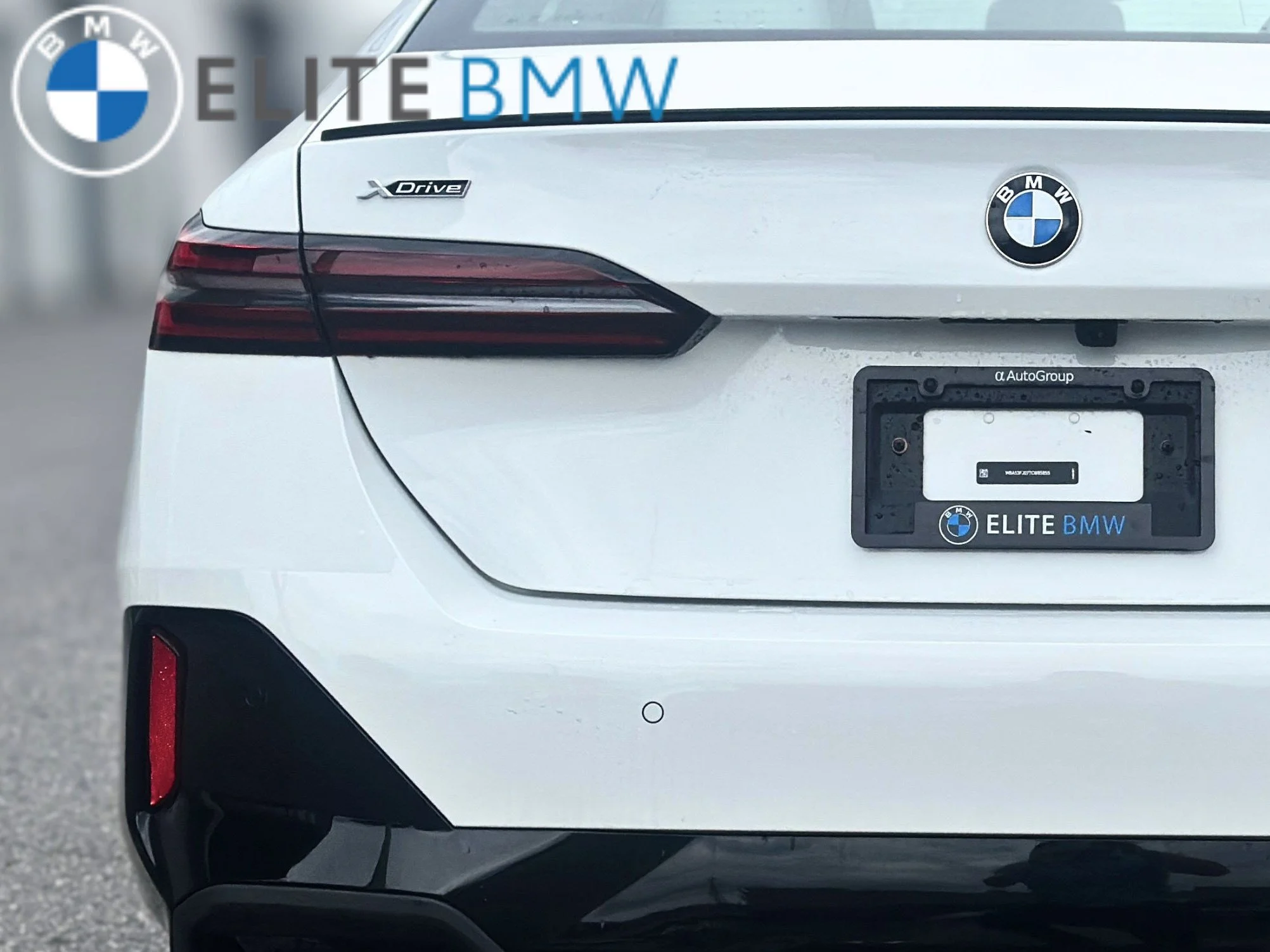 New 2026 Alpine White BMW 530i xDrive image 39
