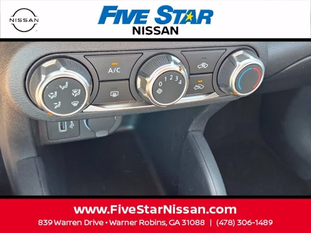Used 2024 Blue Nissan S image 21