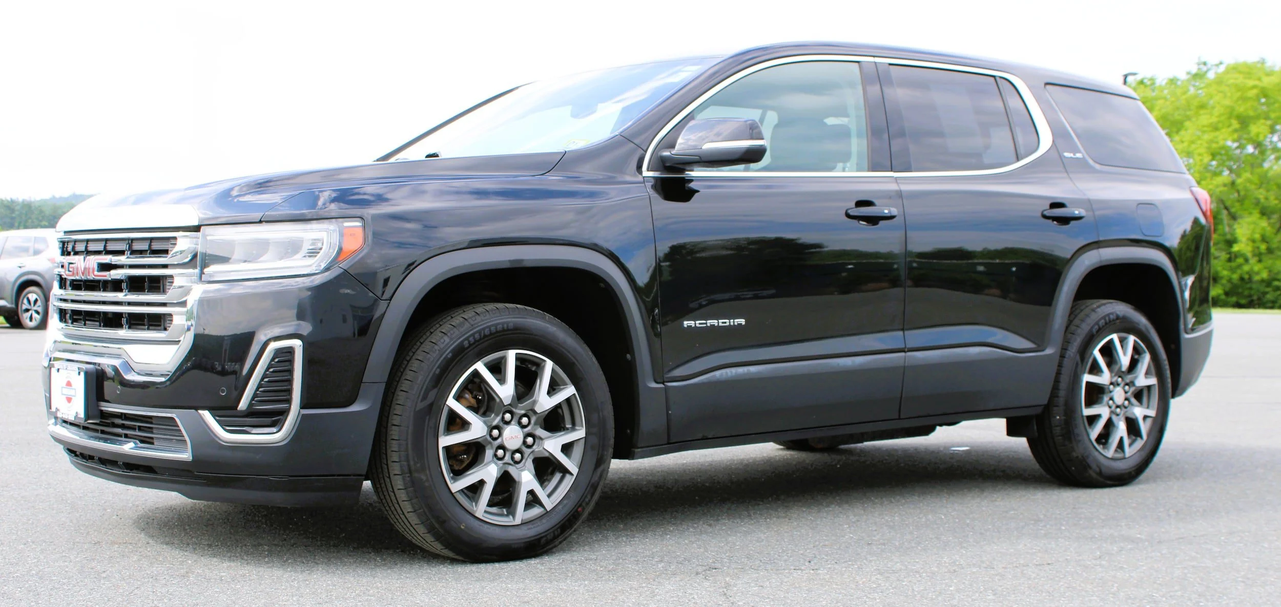 Used 2021 Ebony Twilight Metallic GMC SLE image 14