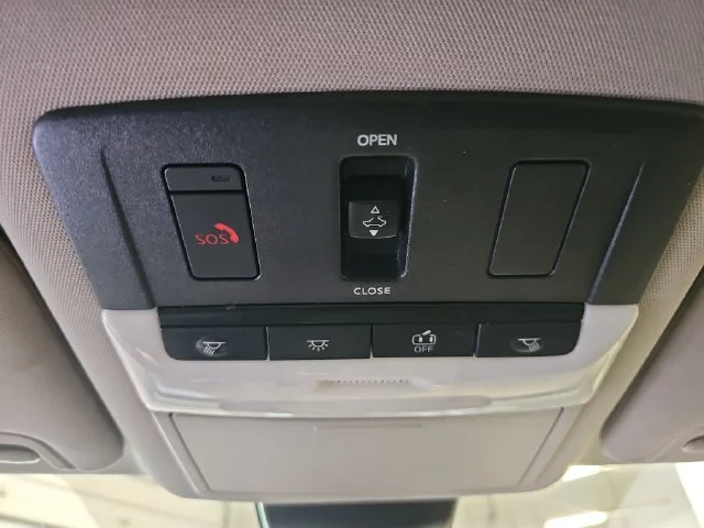 Used 2019 Silver Nissan 2.5 SL image 24