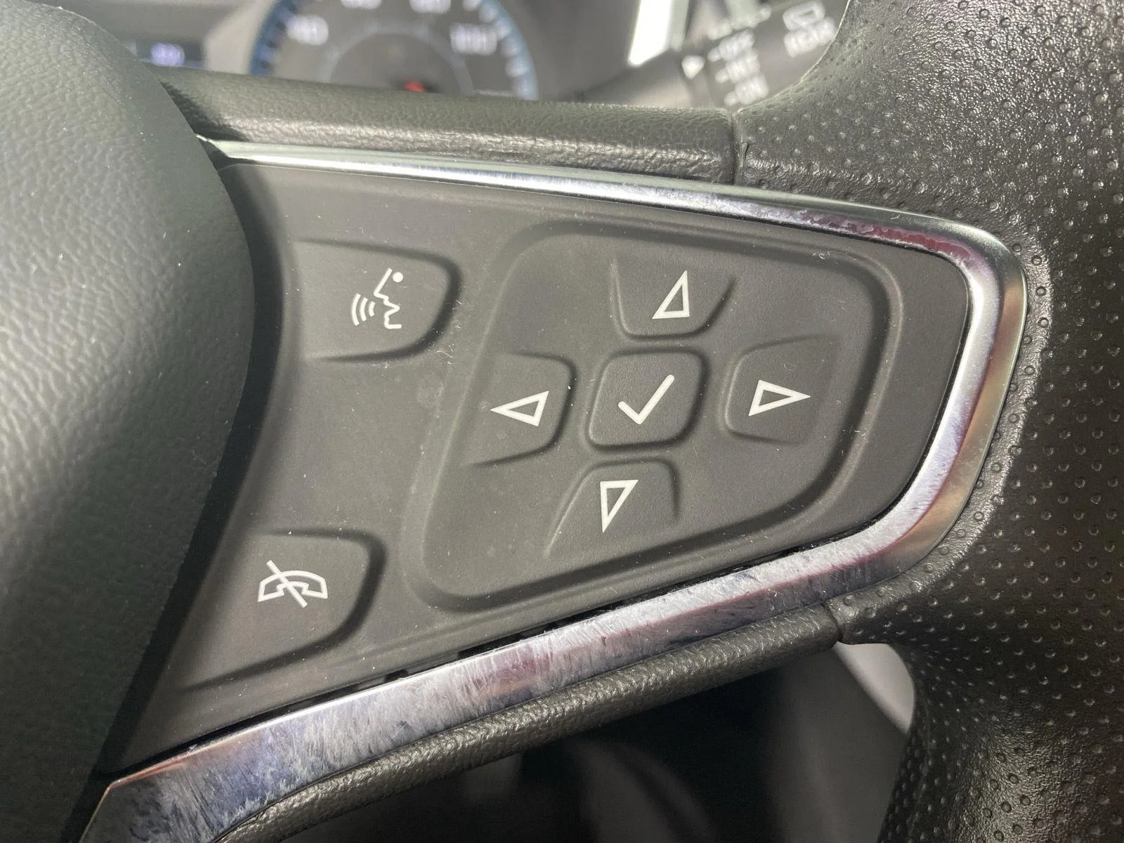 Used 2024 Sterling Gray Metallic Chevrolet LS image 15