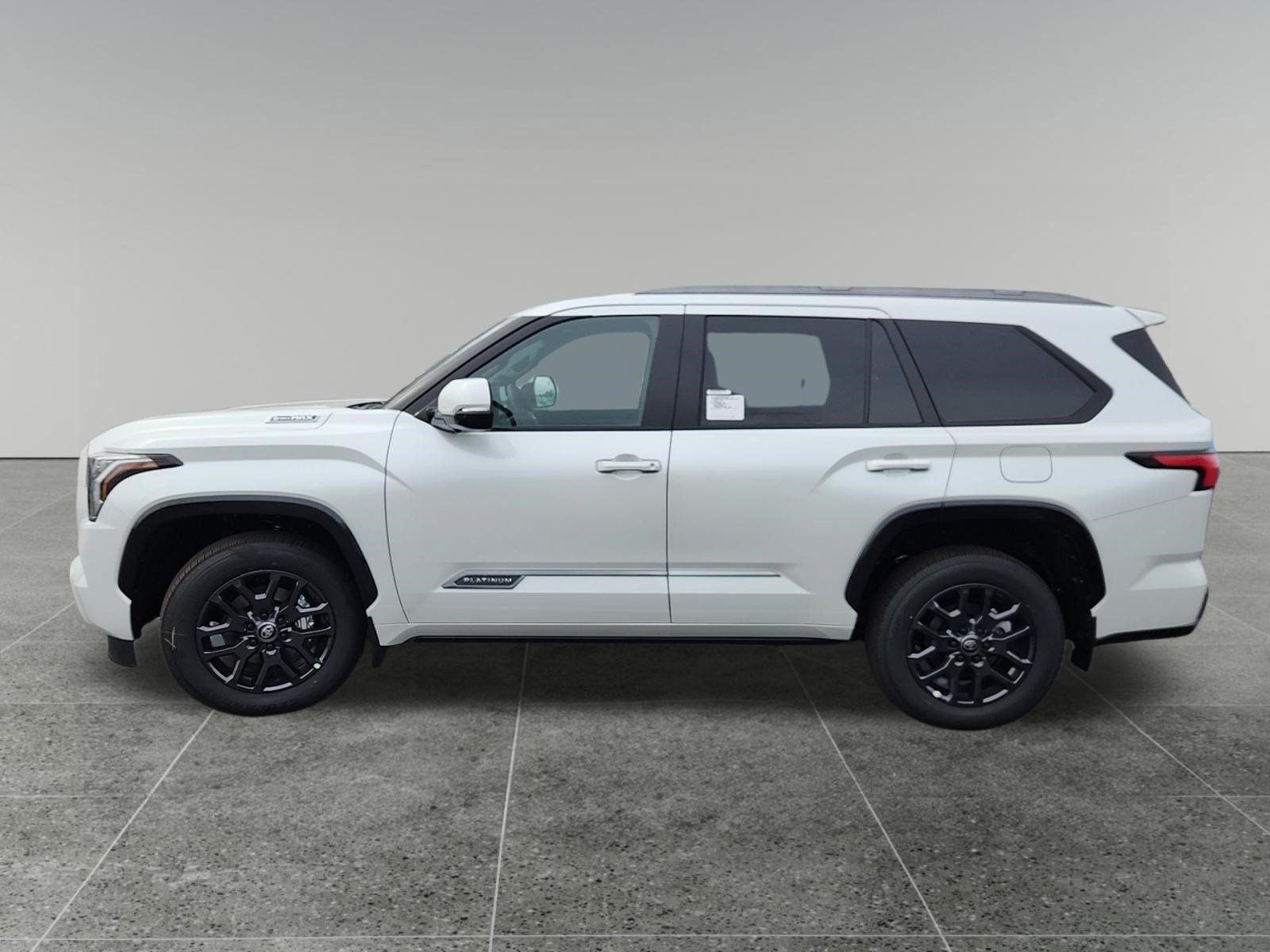 New 2026 Wind Chill Pearl <sup>1</sup> Toyota  Platinum image 4
