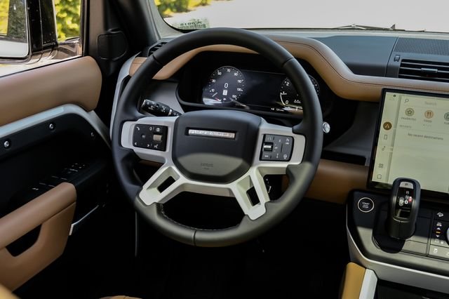 New 2026 Fuji White Land Rover S image 23