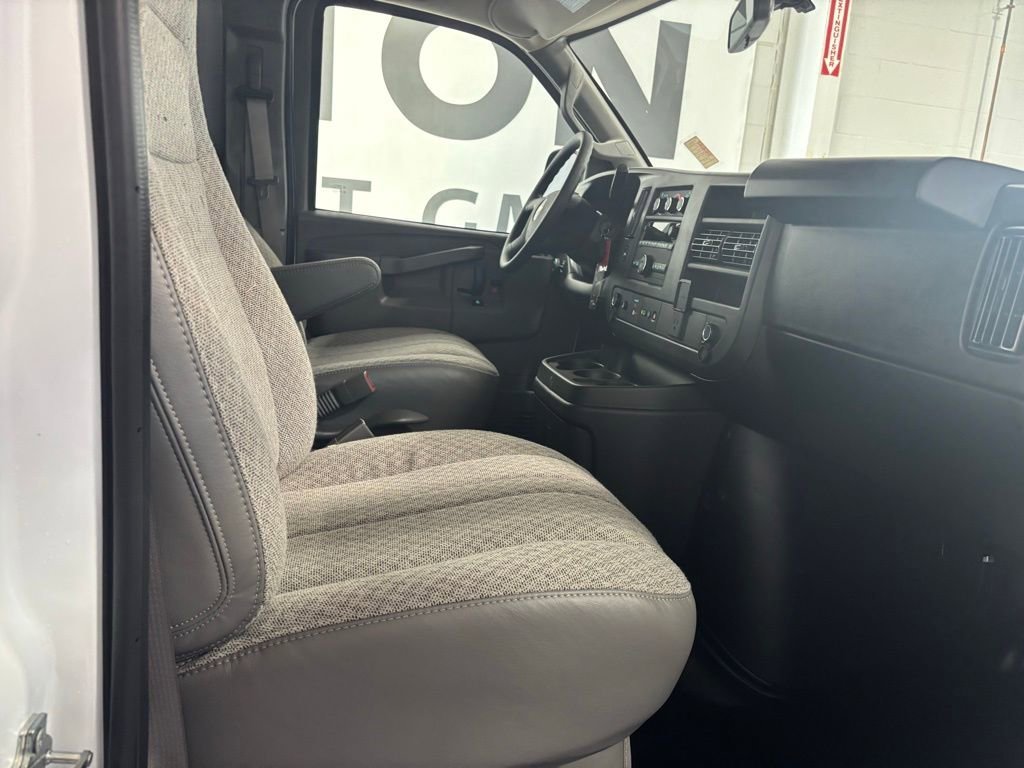 2025 Chevrolet Express Cargo Work Van - Photo 37